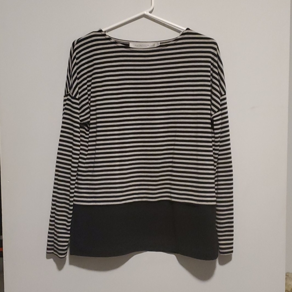 💫 2/$25 • Black and Gray striped top